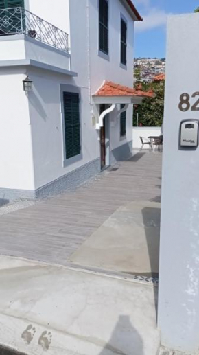 Bus Stop House 82